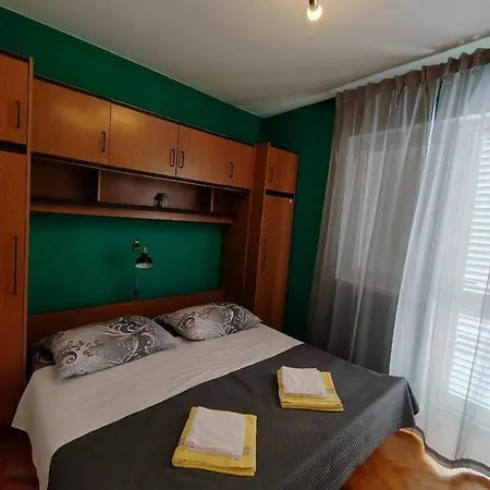 Apartament With Parking Space Mundanije, Rab - 23299 Rab Town