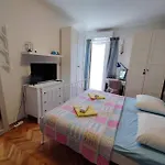 Apartment With Parking Space Mundanije, Rab - 23299 Rab Town